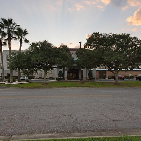 Hampton Inn & Suites Pensacola I-10 N At University Town Plaza Exterior photo