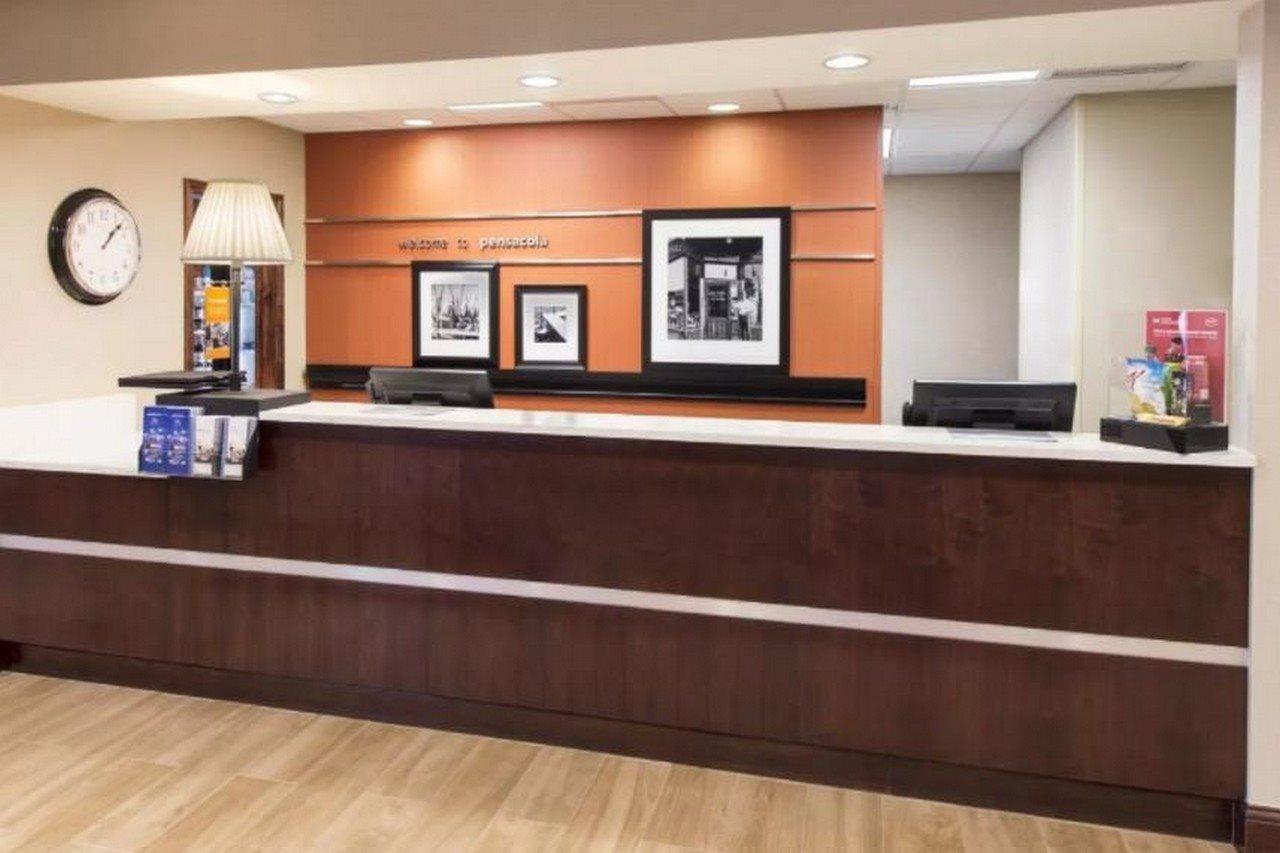 Hampton Inn & Suites Pensacola I-10 N At University Town Plaza Exterior photo