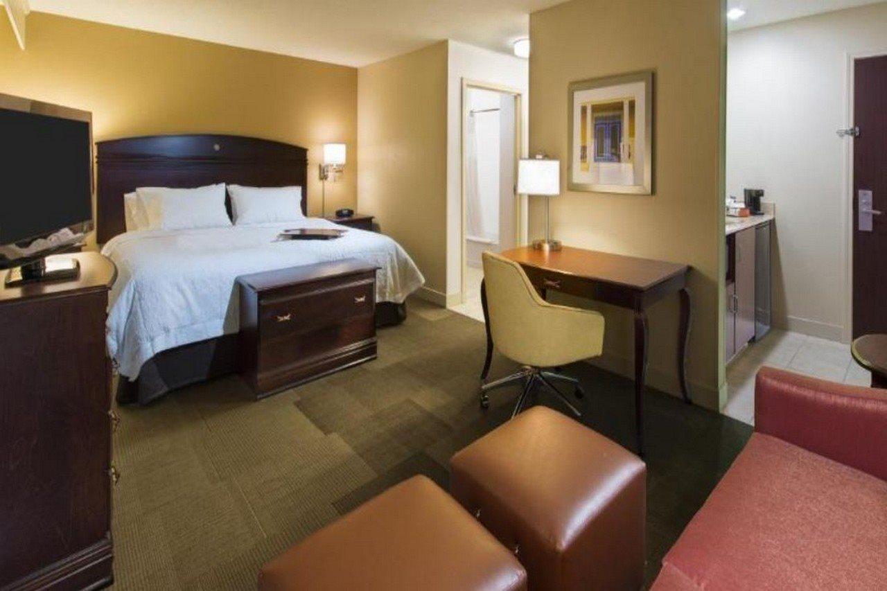 Hampton Inn & Suites Pensacola I-10 N At University Town Plaza Exterior photo