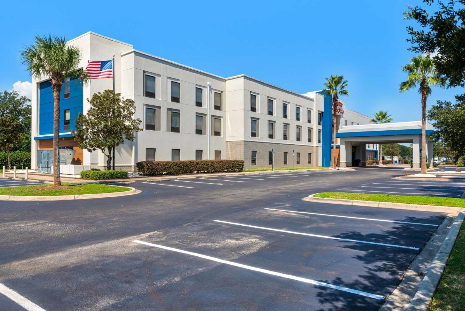 Hampton Inn & Suites Pensacola I-10 N At University Town Plaza Exterior photo