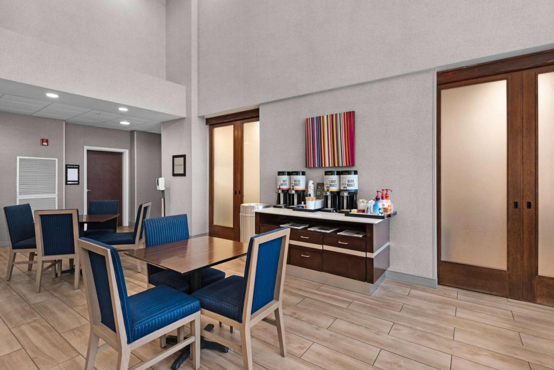 Hampton Inn & Suites Pensacola I-10 N At University Town Plaza Exterior photo
