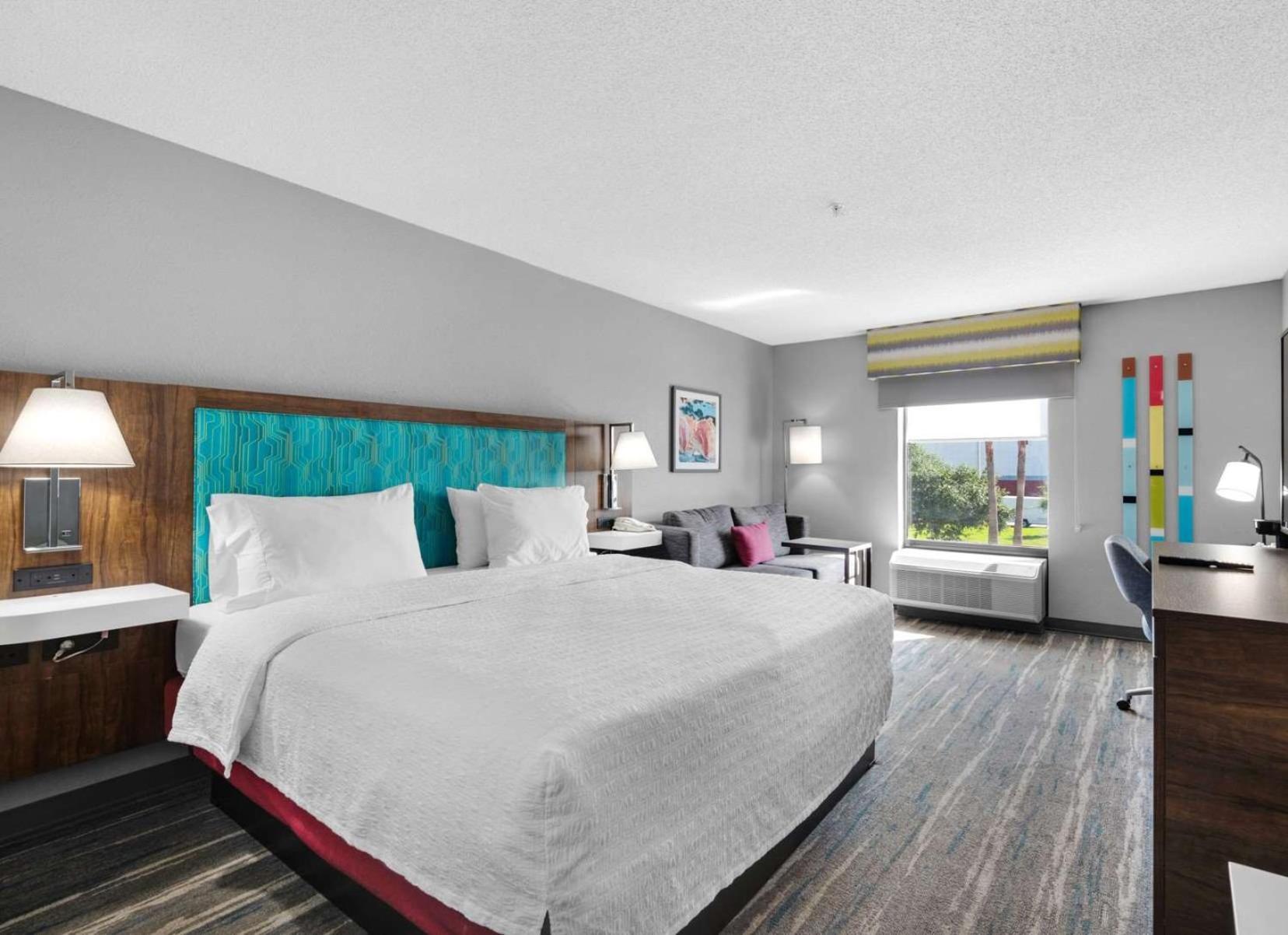 Hampton Inn & Suites Pensacola I-10 N At University Town Plaza Exterior photo